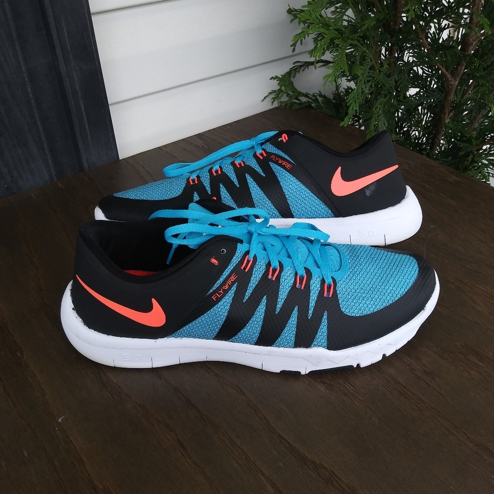 NIKE FREE 5.O TR SNEAKER